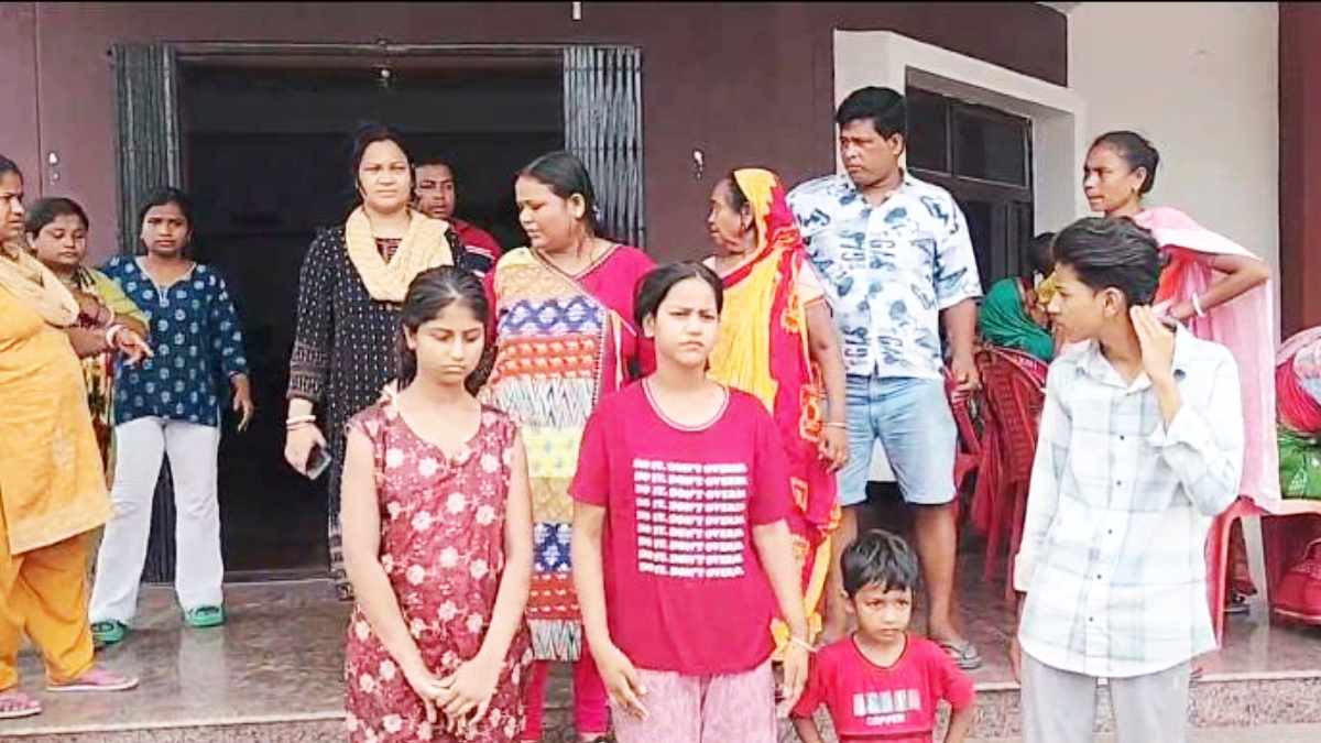 चरित्र पर शक में पति ने खलबट्टे से वार कर पत्नी को मार डाला