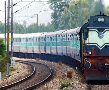 अब जून तक दौड़ेंगी एलटीटी सहित तीन जोड़ी ट्रेनें