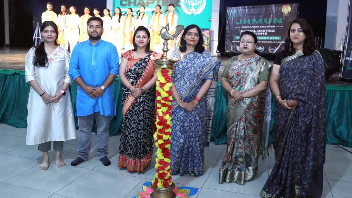 कूटनीति, नेतृत्व और चर्चा के माध्यम से छात्रों में नई सोच जागृत हुई
