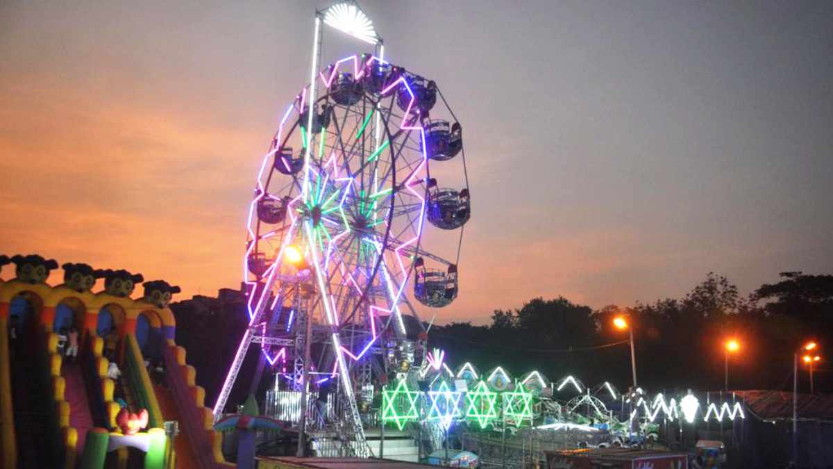 “फन वर्ल्ड डिज़्नीलैंड” बना आकर्षण का केंद्र