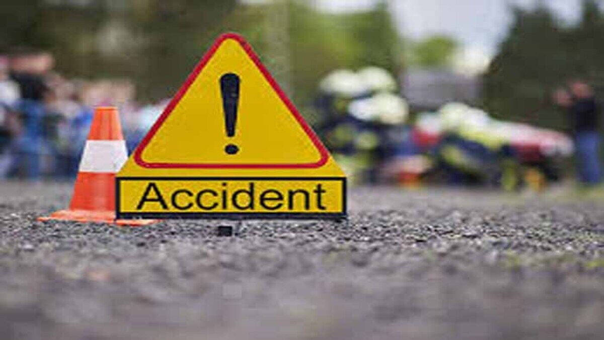 Lucknow news: आटो चालक ने चेकिंग कर रहे सिपाही को मारी टक्कर