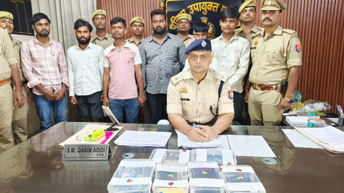 Kanpur News : 225 करोड़ रुपये की ठगी करने वाले 6 शातिर अरेस्ट हाईस्कूल पास युवक ने खड़ा किया 225 करोड़ का साइबर साम्राज्य