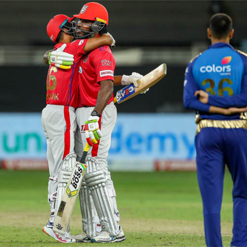 IPL 2020 MI vs KXIP: पहली बार एक आईपीएल मैच में खेले गए दो सुपर ओवर, तस्वीरों में देखें मैच का रोमांच