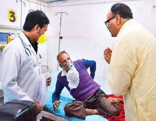 जिला अस्पताल में गंदगी देख नाराज हो गए डिप्टी सीएम, अग्निशामकों व एंबुलेंस को सही कराने के दिए आदेश