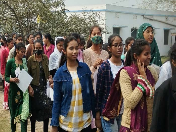 मैट्रिक परीक्षा में छात्रों से अधिक छात्राएं हुईं शामिल- मैट्रिक परीक्षा  में छात्रों से अधिक छात्राएं हुईं शामिल