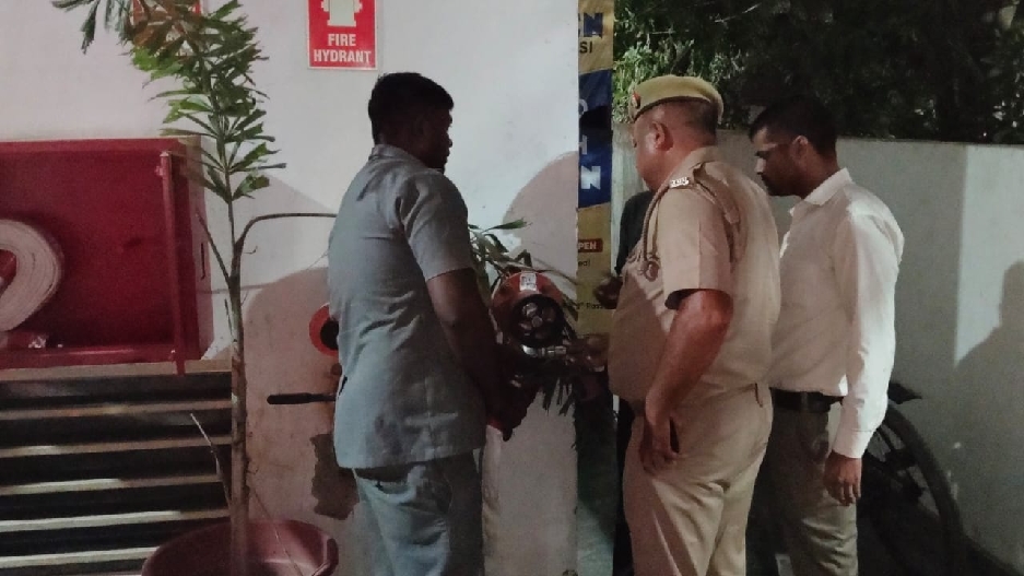 Varanasi news: कोचिंग सेंटर में हुए अग्निकांड के बाद अग्निशमन विभाग अलर्ट