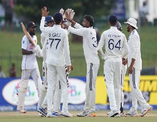 INDvsSL: 503 रन बनाने के बाद भारत ने श्रीलंका के 8 रन पर गिराए 2 विकेट
