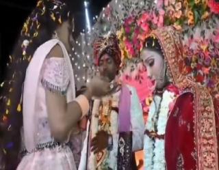 बिहार में जयमाला के दौरान दुल्हन को प्रेमी ने मारी गोली, वीडियो वायरल