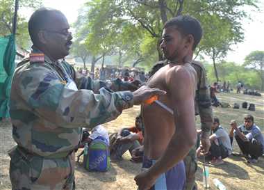 दौड़े 5422 लेकिन पास हुए सिर्फ 353