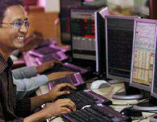 बाजार में तीन दिनों की गिरावट रुकी, BSE सेंसेक्स 500 अंक उछल कर बंद