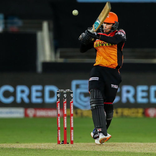 IPL 2020 CSK vs SRH: धोनी बने सबसे ज्यादा IPL मैच खेलने वाले खिलाड़ी, हारकर भी बनाया ये रिकाॅर्ड