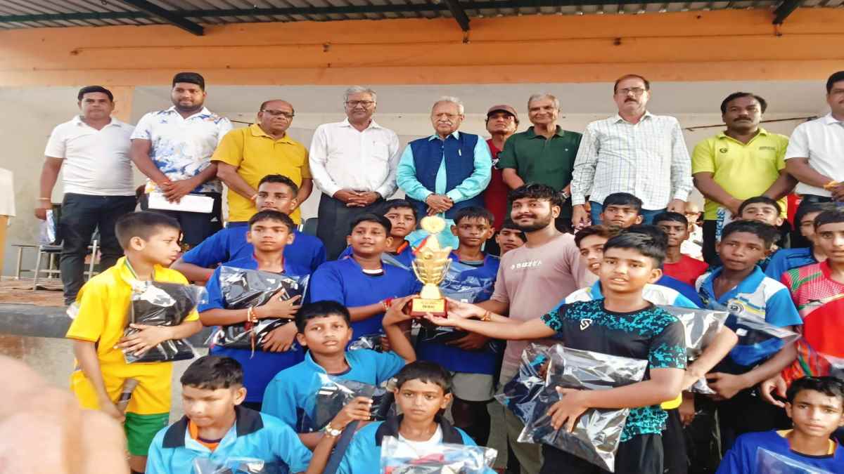 Meerut News: जिला चैंपियन बनी एसडी कालेज की अंडर-14 हॉकी टीम