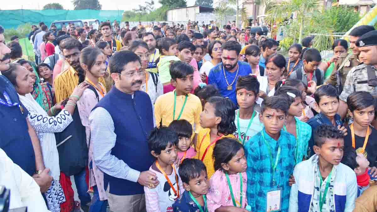 लखनऊ के रिसोर्ट पहुंचे प्रयागराज की झुग्गी-झोपडिय़ों के बच्च