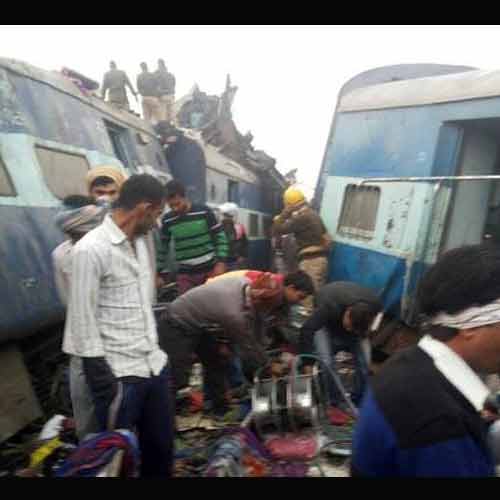 तस्वीरों में देखें पटरी से उतरी इंदौर-पटना एक्सप्रेस का दर्दनाक मंजर