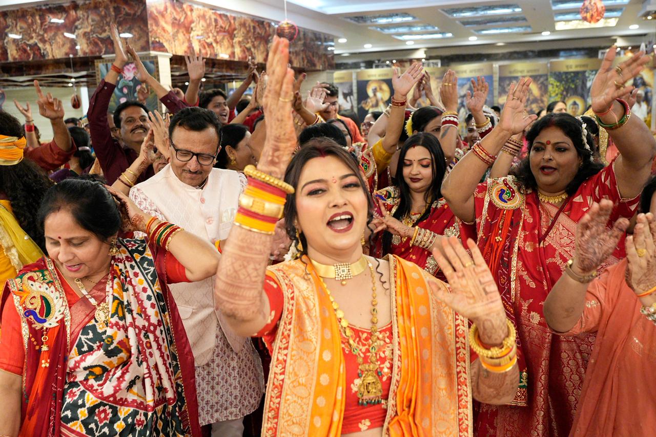 हमें सदैव प्रभु का ध्यान करना चाहिए