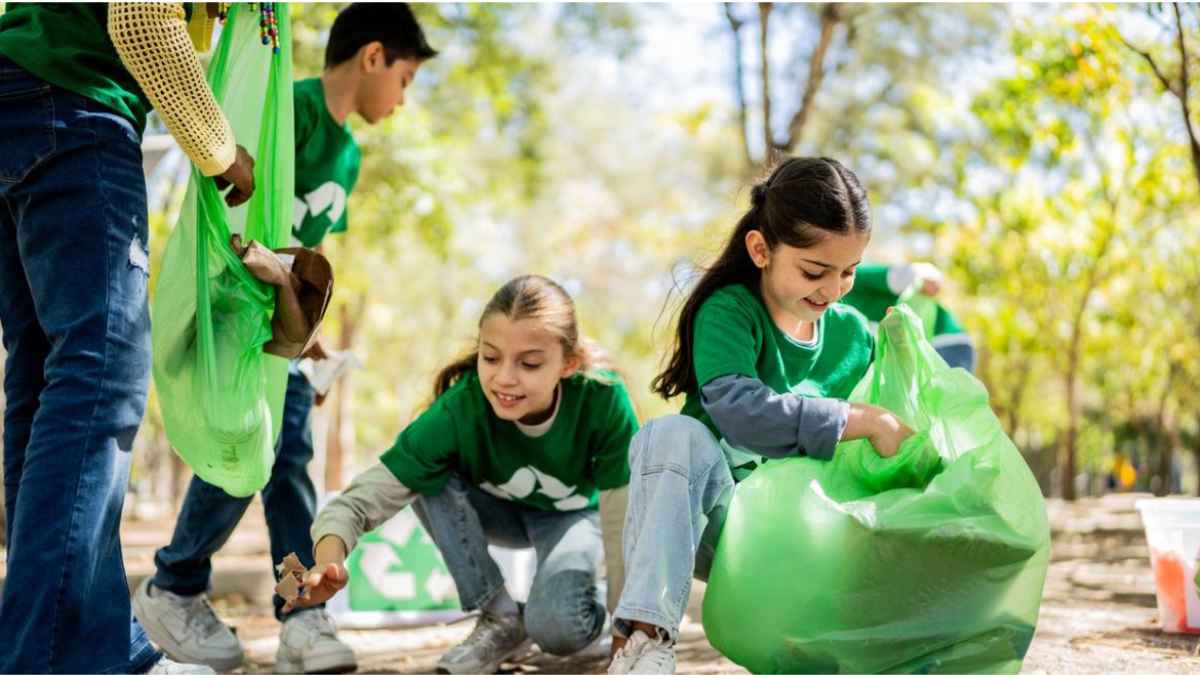 वॉलंटियरिंग से बदलेगा बच्चों का नजरिया और बढ़ेगा कॉन्फिडेंस