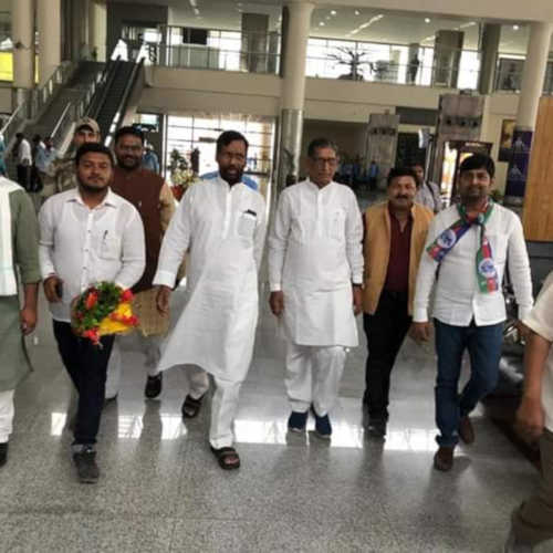 नामांकन से पहले कालभैरव के दर्शन करते पीएम मोदी