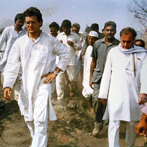 पिता के साथ बेफिक्र राहुल, उनकी इन तस्वीरों पर आपको भी आ जायेगा प्यार