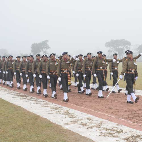 मेरठ छावनी में स्थित भारतीय सेना की रिमाउंट वेटेनरी कोर आरवीसी में आयोजित स्थापना दिवस पर कार्यक्रम
