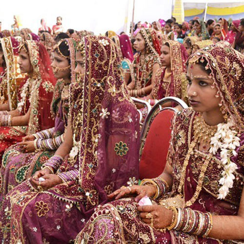 लड़की घर की लक्ष्मी या बाप का बोझ, जाने ऐसी 15 बातें