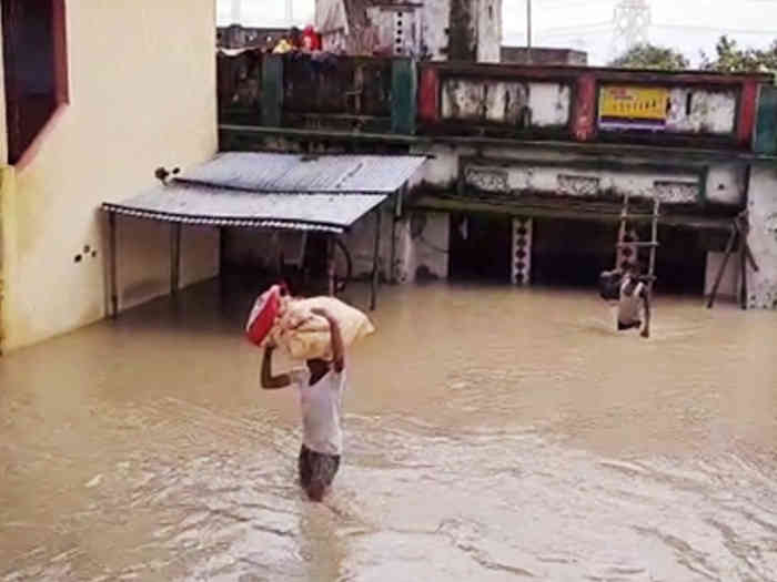 Bihar Flood 11 Districts In State Inundated 15 Lakh People Affected- Inext Live