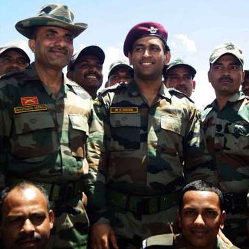 धोनी की वो 10 तस्वीरें जो आपने पहले कभी नहीं देखी
