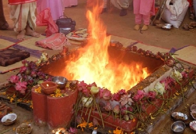 नवरात्रि 2018: माता के इस मंदिर में लाल मिर्च से होता है हवन,हर मुराद होती है पूरी