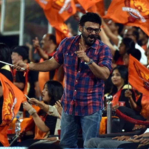 IPL 2017: देखें इंडियन प्रीमियर लीग के दसवें सीजन की शानदार ओपनिंग की तस्वीरें