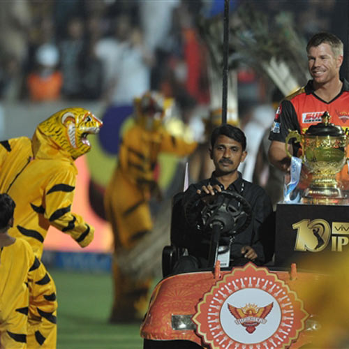 IPL 2017: देखें इंडियन प्रीमियर लीग के दसवें सीजन की शानदार ओपनिंग की तस्वीरें