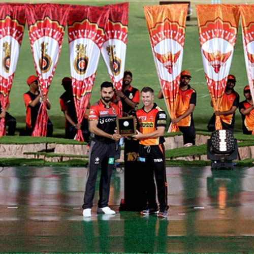 IPL 2017: देखें इंडियन प्रीमियर लीग के दसवें सीजन की शानदार ओपनिंग की तस्वीरें