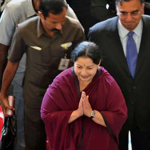 10 बातें : जिनके लिए लोग जान देते हैं, उन अम्मा के बारे में यह भी जान लो