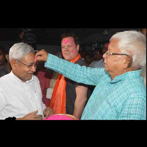 तस्वीरों में देखें कैसे परवान चढ़ी थी नीतीश और लालू की दोस्ती