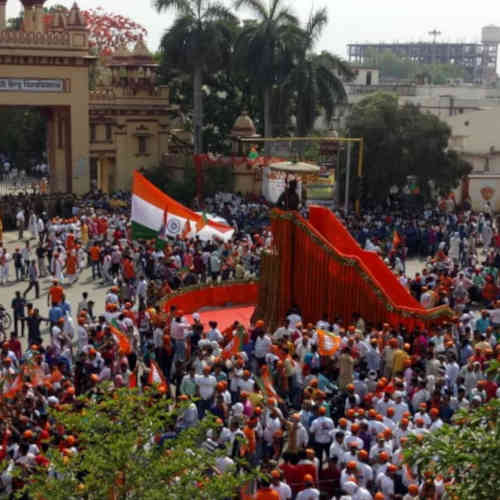 पीएम मोदी का मेगा रोड शो, देखें स्वागत की तैयारी