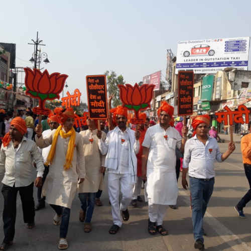 पीएम मोदी का मेगा रोड शो, देखें स्वागत की तैयारी