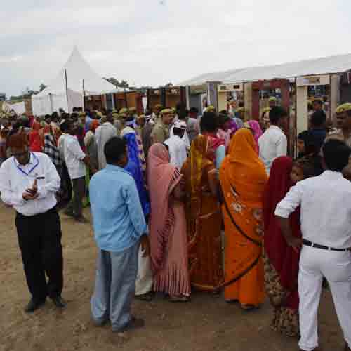 कबीर एकेडमी के शिलान्यास कार्यक्रम में कुछ ऐसा रहा नजारा