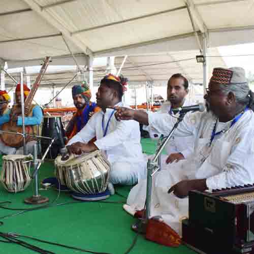 कबीर एकेडमी के शिलान्यास कार्यक्रम में कुछ ऐसा रहा नजारा