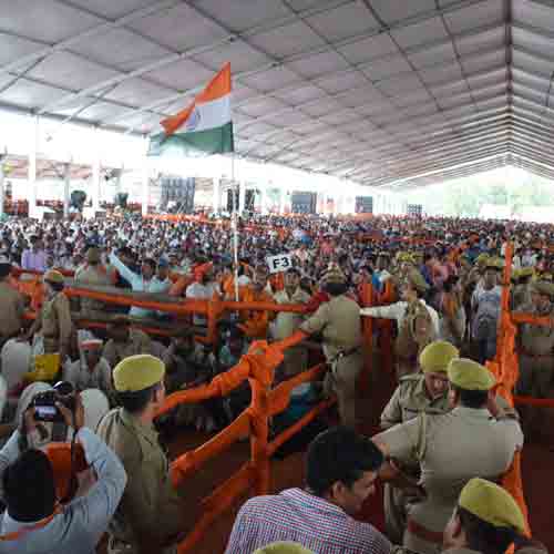 कबीर एकेडमी के शिलान्यास कार्यक्रम में कुछ ऐसा रहा नजारा