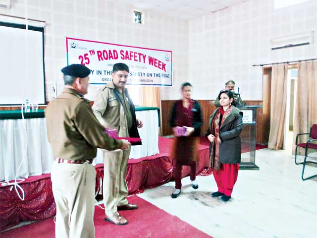 सड़क सुरक्षा सप्ताह का समापन