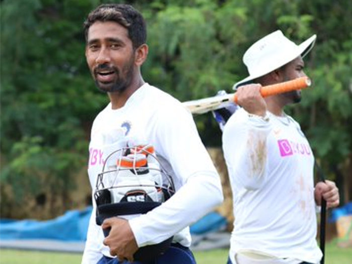 भारतीय टेस्ट विकेटकीपर रिद्घिमान साहा। फाइल फोटो pink ball test: रिद्घिमान साहा बने 100 से ज्यादा शिकार करने वाले पांचवें भारतीय विकेटकीपर
