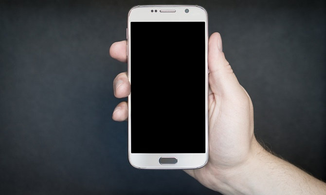 Smartphone screen is blinking or has blacked out, fix it without any expense