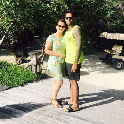ऐसी है क्रिकेटर सूर्यकुमार की लव स्टोरी, गर्लफ्रेंड को 5 साल प्यार करने के बाद बनाया पत्नी